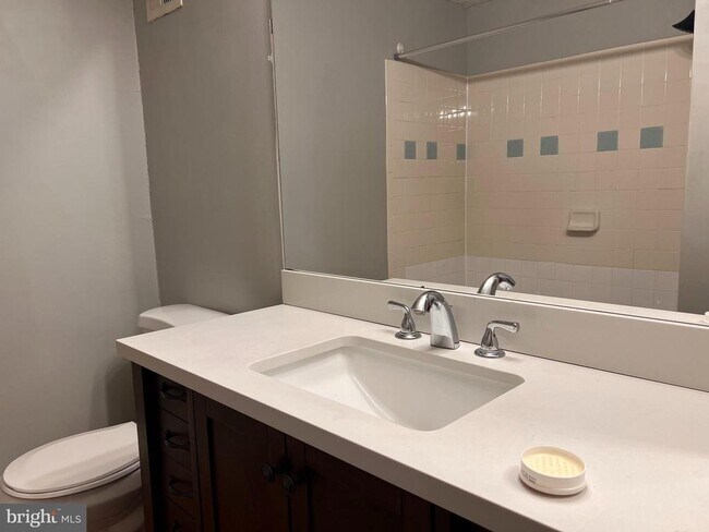 Building Photo - 8104 Willowdale Ct