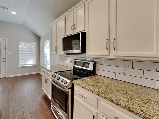 Building Photo - 2214 Frio Dr