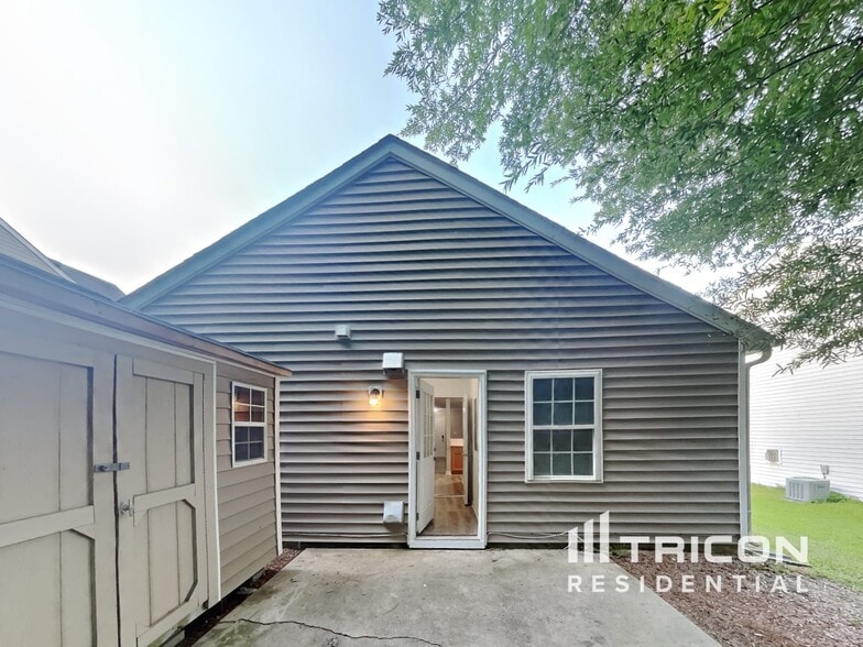 Building Photo - 5805 Forest Point Rd