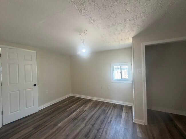 Building Photo - 2146 Gent Ave