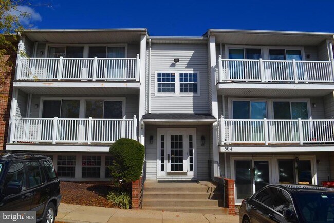 Building Photo - 504 Philmont Dr