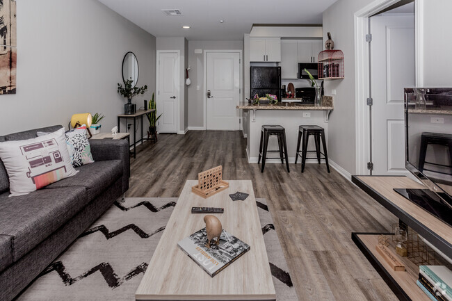 1BR, 1BA - 672 SF - West 27th
