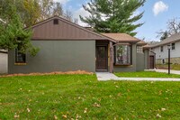 Building Photo - 107 Gwyn Ave