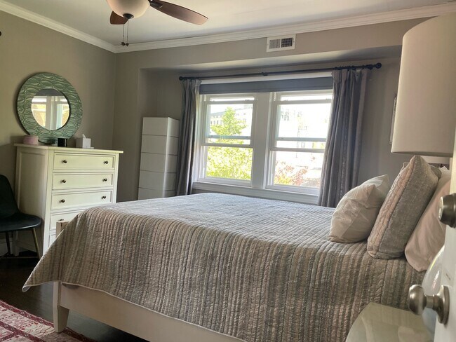 Main bedroom - 5151 MacArthur Blvd NW