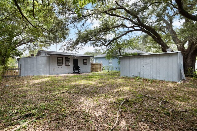 Building Photo - 3/2 NEWLY  ****MOVE IN READY**** Apply Tod...