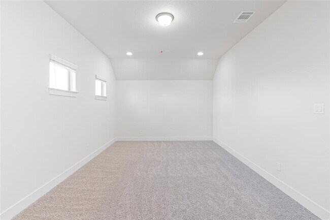 Building Photo - 3341 Catalina Cv