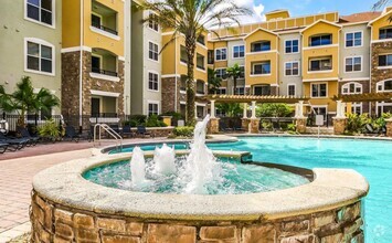 Building Photo - Charming Split 2 bedroom 2 bath Villa Medi...