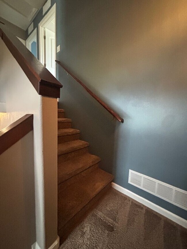 Building Photo - 4 Bedroom 3.5 Bath Townhome in Saddle Ridge!!!