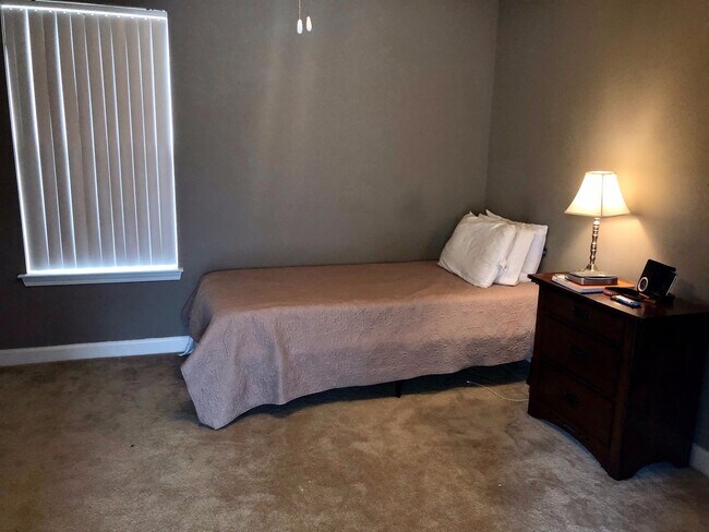 Building Photo - Roommate Matching Available in Harts Cove!