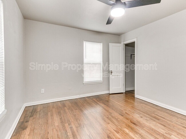 Building Photo - 512 W Lockheed Dr