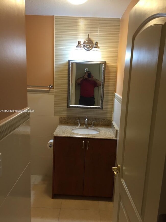 Building Photo - 9301 SW 92nd Ave