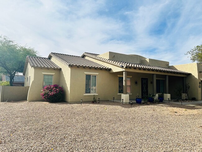 Building Photo - Beautiful Home in Rincon Trails!