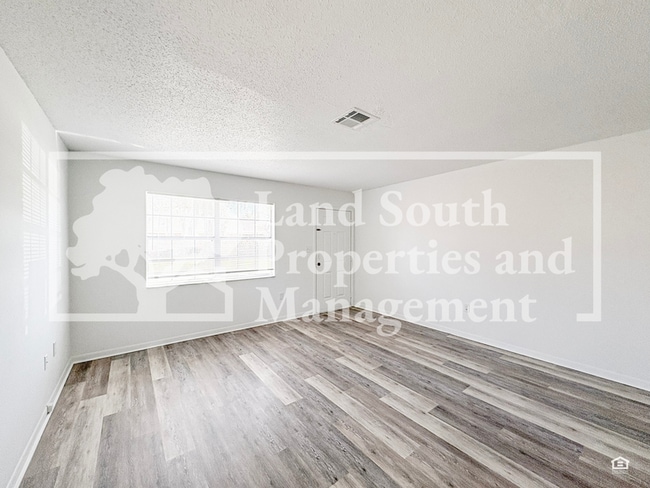 Building Photo - 1703 King Ave