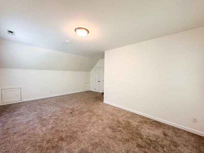 Building Photo - Cozy Oasis in Wake Forest!