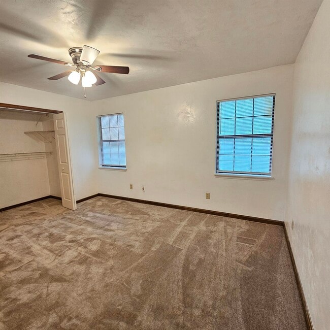 Building Photo - 1208 Hidden Pl