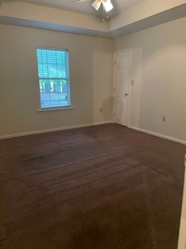 Building Photo - Nice 3 bedroom/2 bathroom Home in Shiloh Forrest