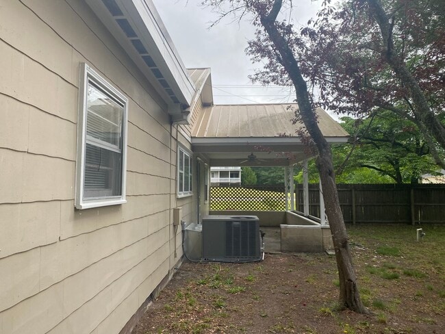Building Photo - 3 Bed 1 Bath House in Washington
