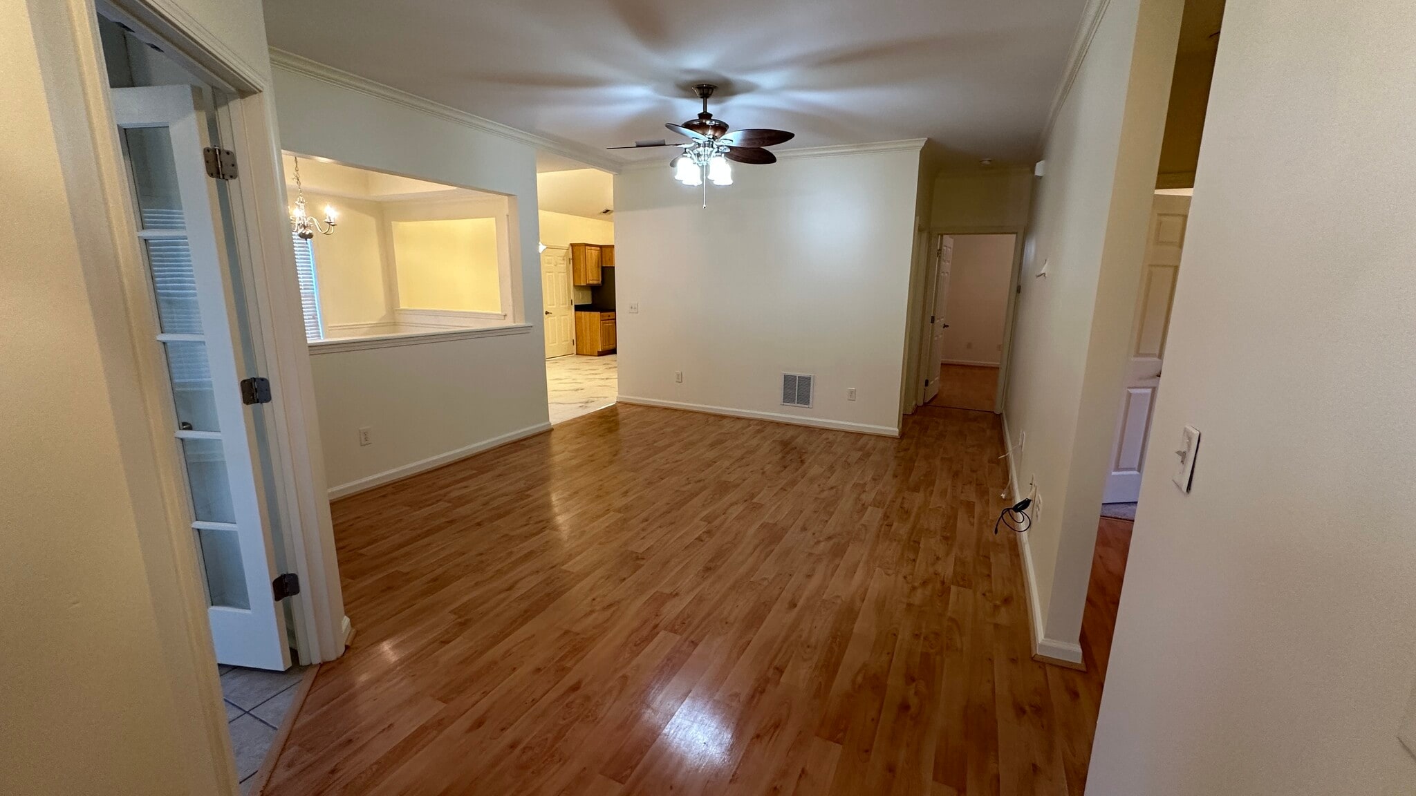 Living Room - 555 Goldon Trophy Trl