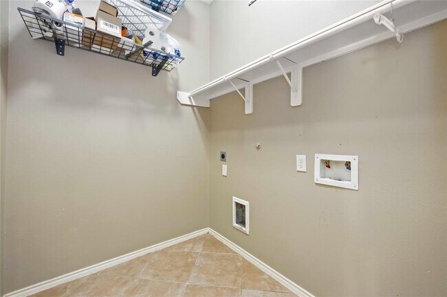 Building Photo - 2019 Shore Breeze Dr