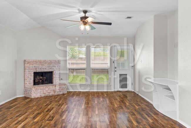 Building Photo - 2630 Massey Ln