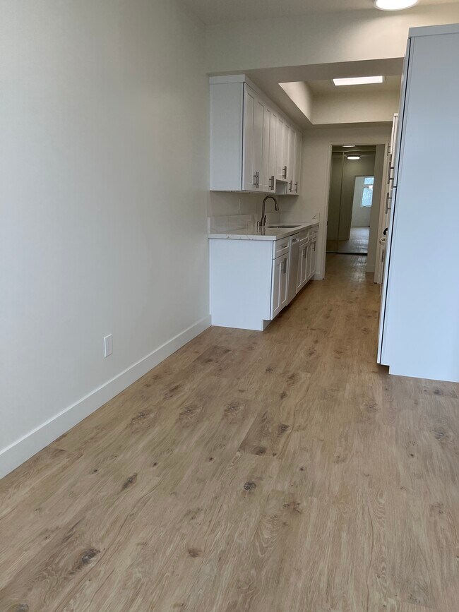 Building Photo - 900 Euclid St