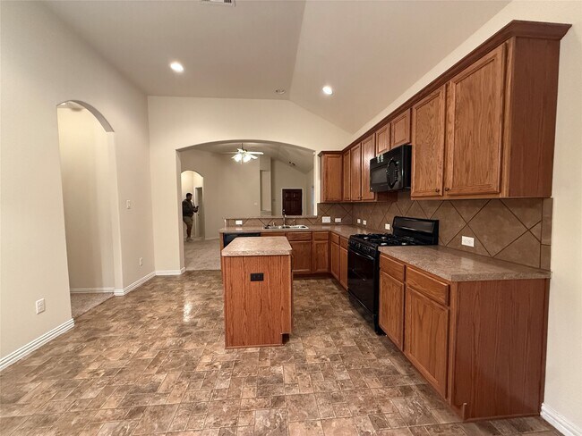 Building Photo - 8010 Rowena Dale Dr