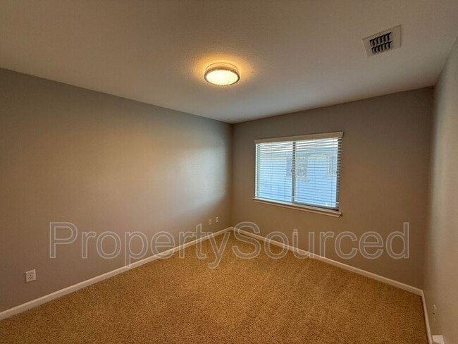 Building Photo - 16615 English Country Trail