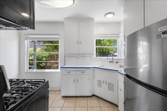 Building Photo - 1547 8th St