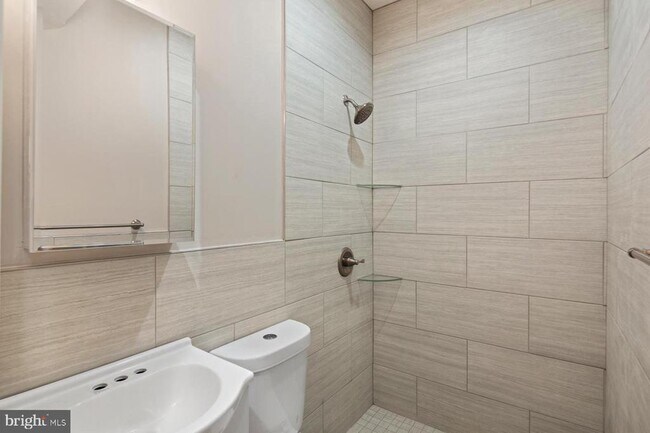 Building Photo - 237 S 45th St