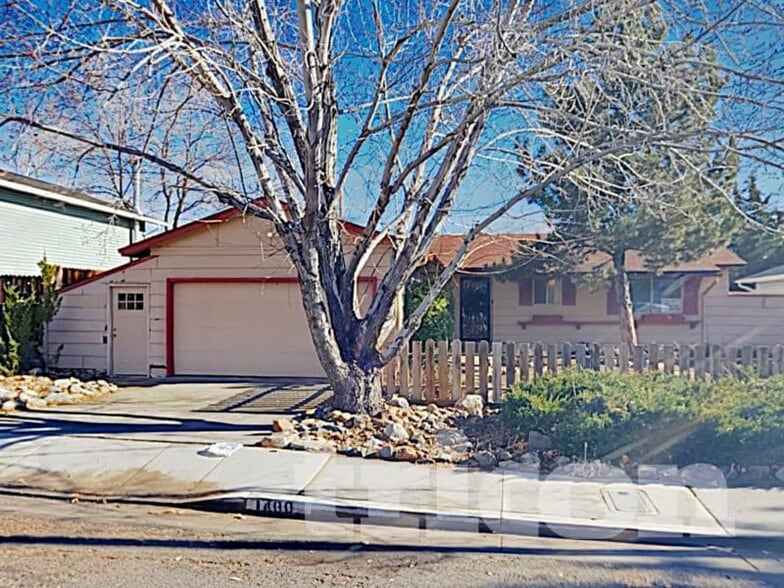 Building Photo - 1400 Ebbetts Dr