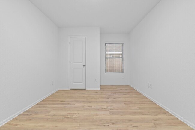 Building Photo - 22156 Juniper Crossing Dr