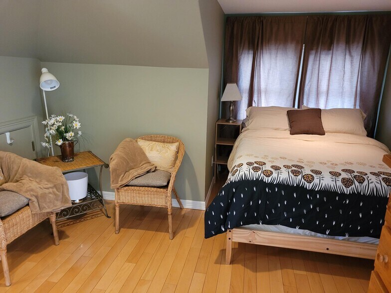 Building Photo - 1219 Burwell St