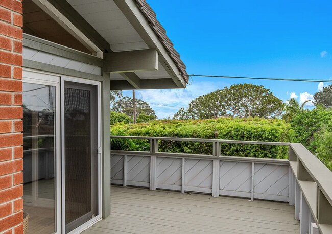 Building Photo - Unfurnished Village of Del Mar Home Boasti...