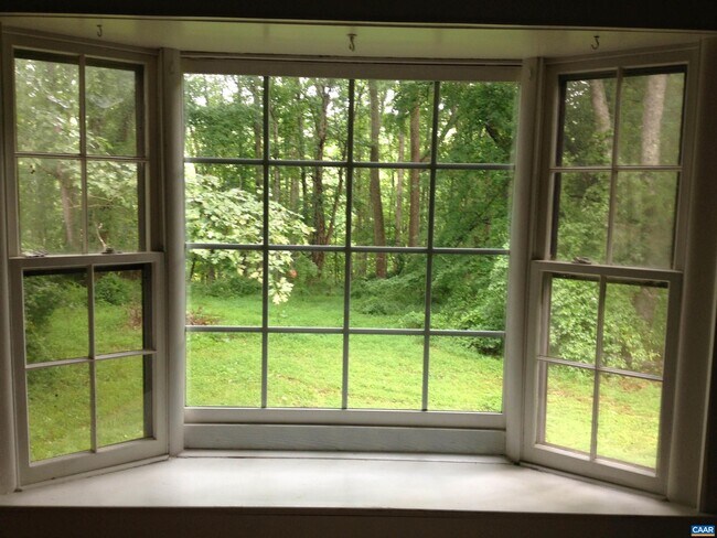 Building Photo - 954 Old Lynchburg Rd