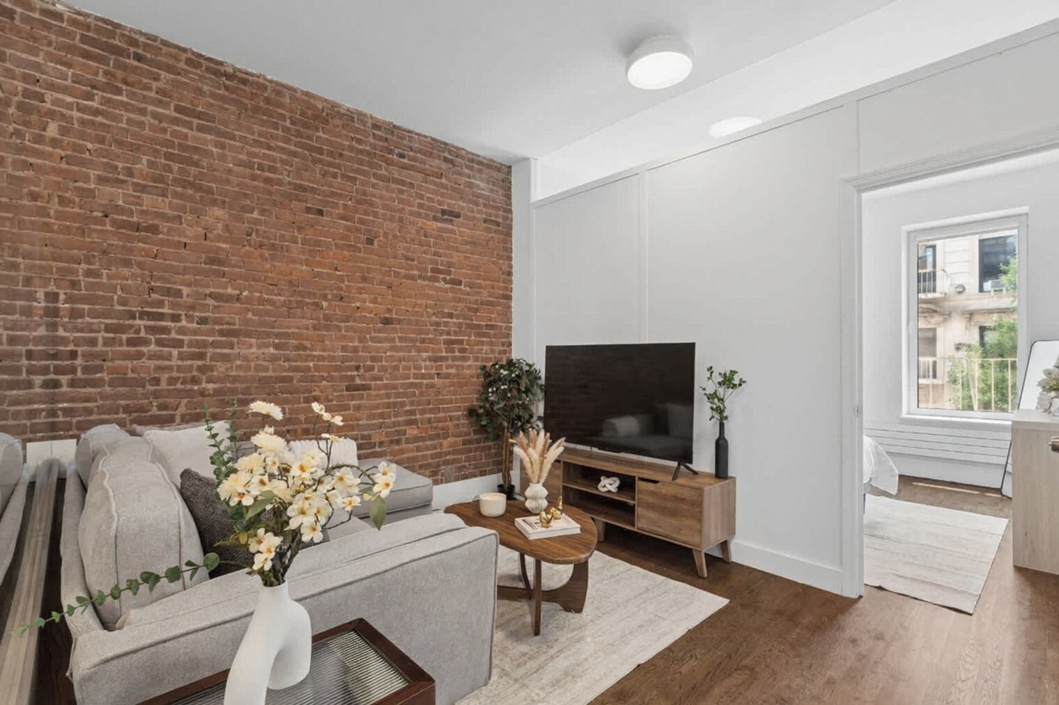 Building Photo - 125 E 83rd St