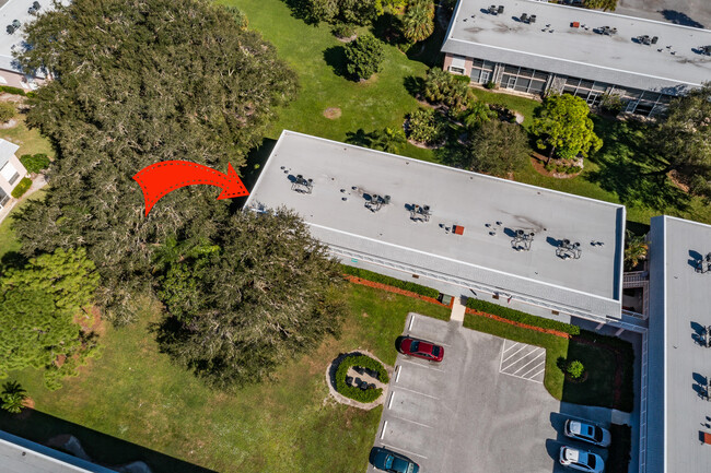 Building Photo - 18081 SE Country Club Dr