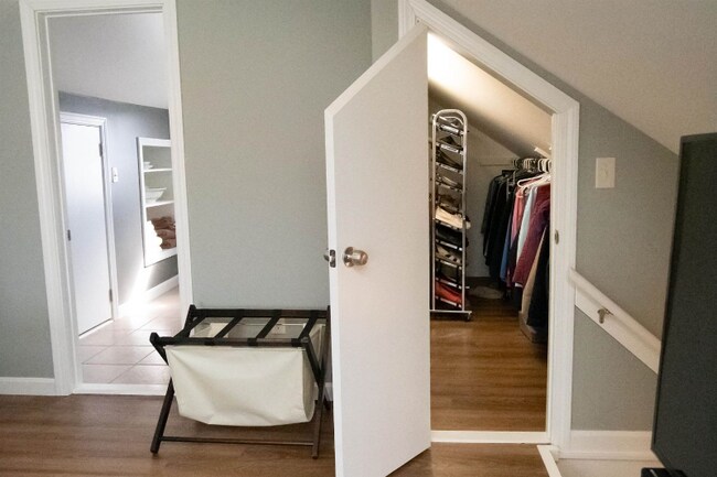 Building Photo - 10 Wallace Aveune