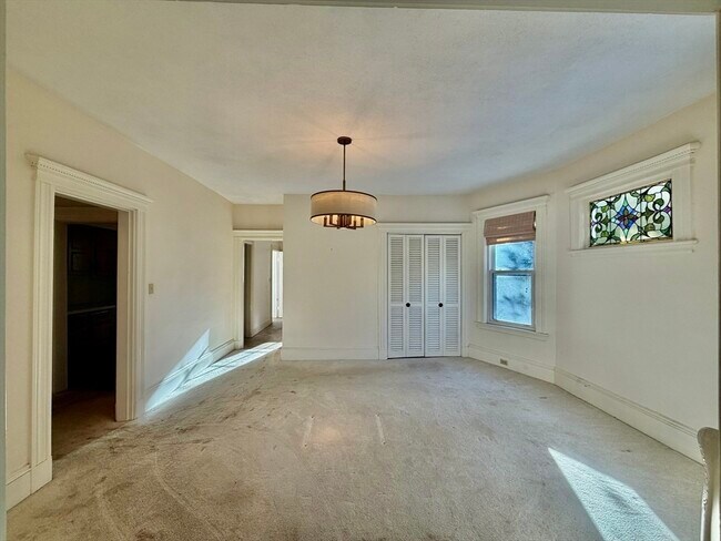 Building Photo - 44 Gray St