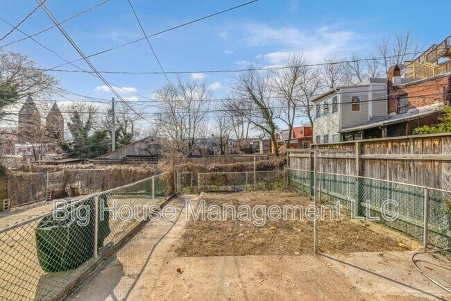 Building Photo - 1725 Hollins St