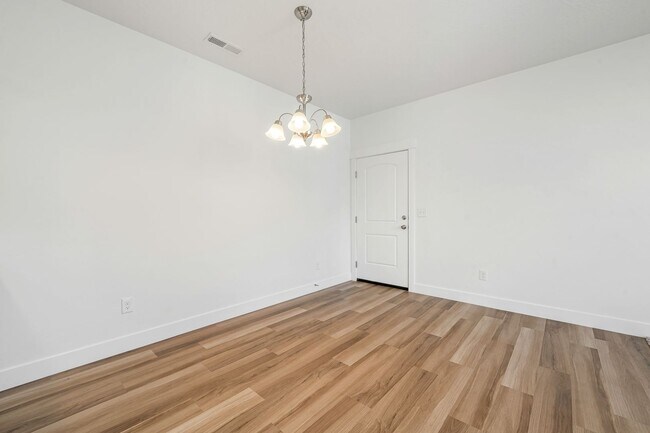 Building Photo - Modern Herriman Condo with Stylish Living & Community Amenities!