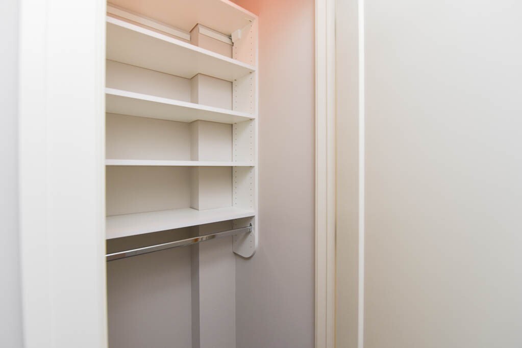 Building Photo - 640 W Wrightwood Ave