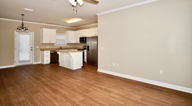 Building Photo - 25 Nomad Cir