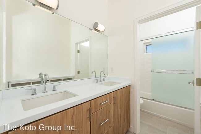 Building Photo - 7 br, 4 bath House - 6779 Del Playa Drive