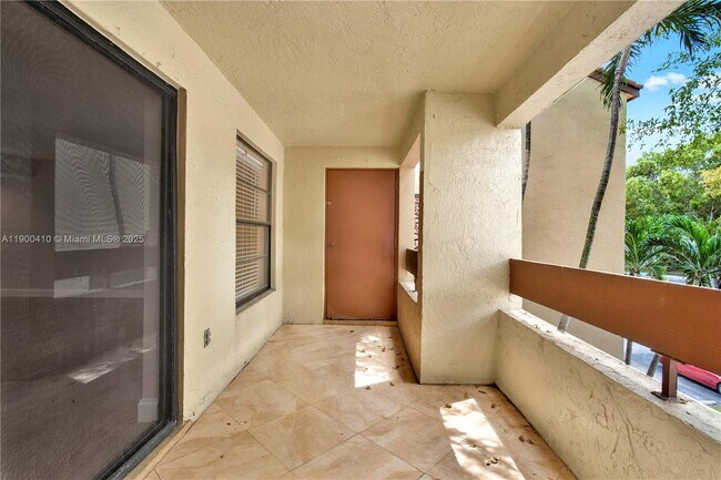 Building Photo - 9255 SW 125th Ave