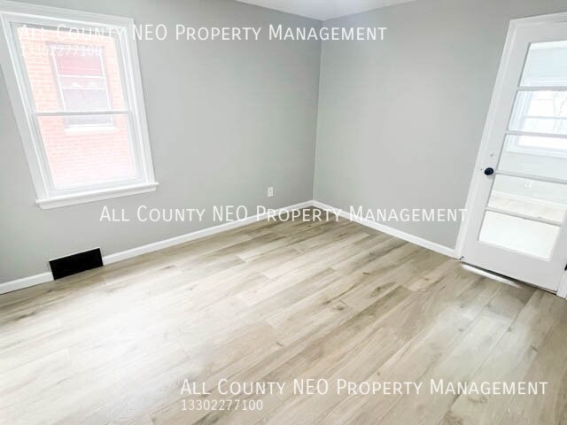 Building Photo - 13526 Cedar Rd