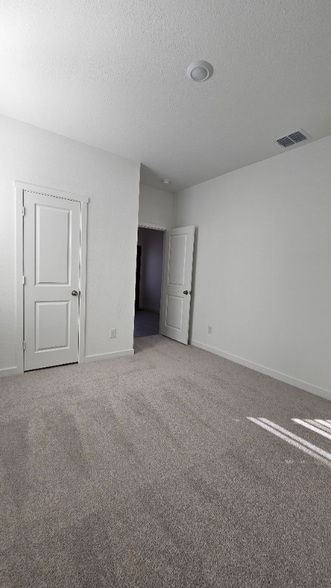 Building Photo - 6747 Welsh Dr