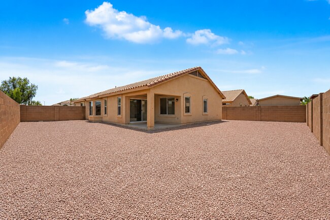Building Photo - Freshly Updated 4 Bed | New Carpet, New Appliances & Open Layout