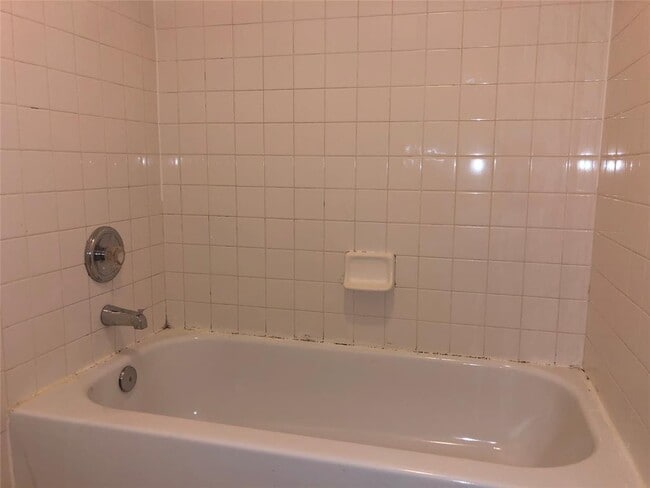 Building Photo - 3604 Roller Crossing