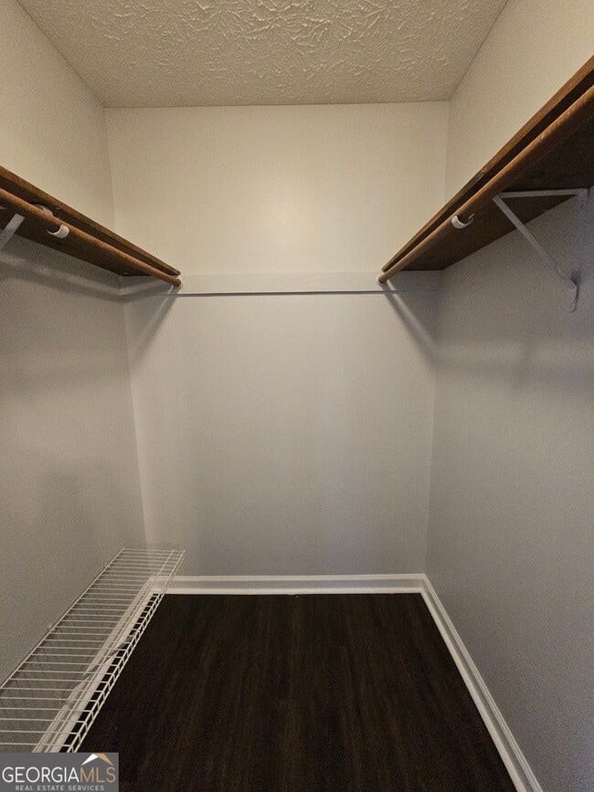 Building Photo - 40 Peachtree Way