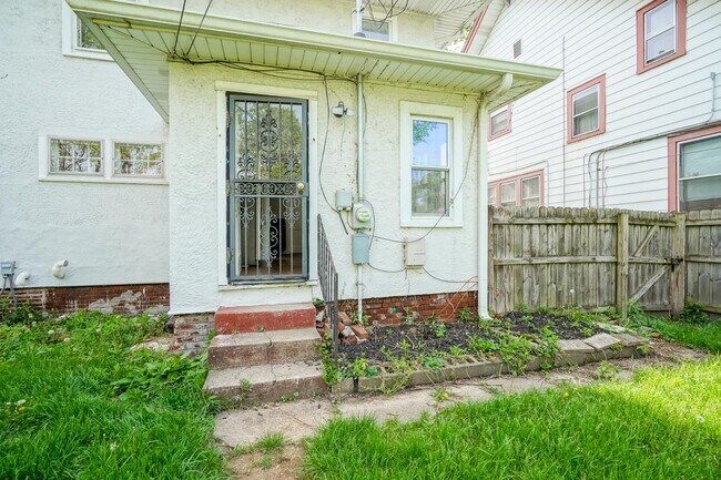 Building Photo - 3512 N Illinois St